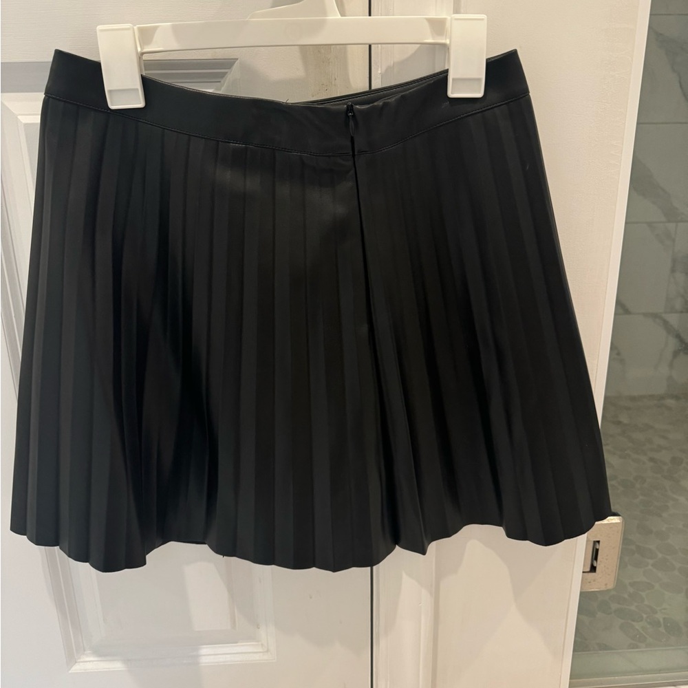 Steve Madden Black Mini Skater Skirt with Pleated Design for Work